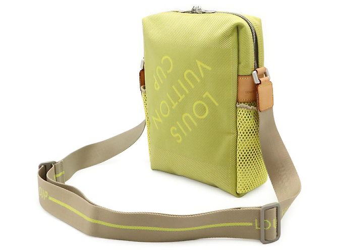 Bolso de hombro Louis Vuitton Damier Geant Amarillo - vista 2