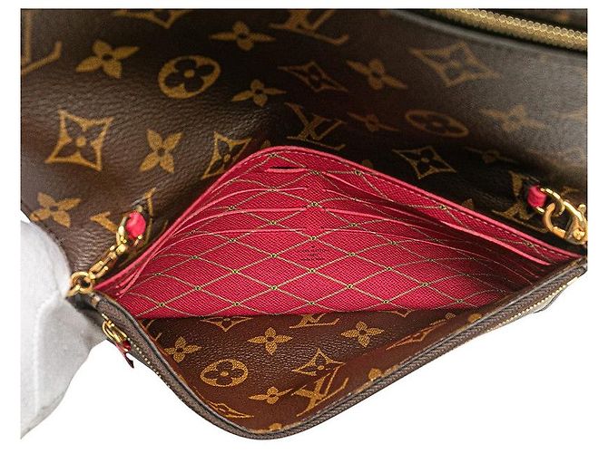 Bolsa de Ombro Louis Vuitton Pochette Weekend Marrom - vista 6