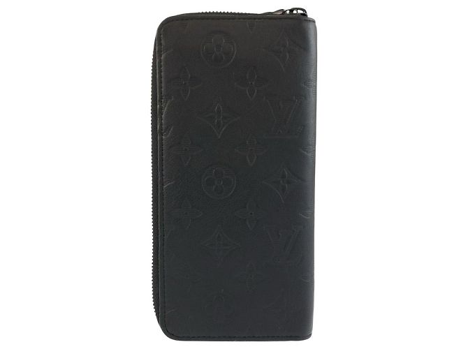 Louis Vuitton Zippy Vertical Monogram Shadow Negro - vista 2