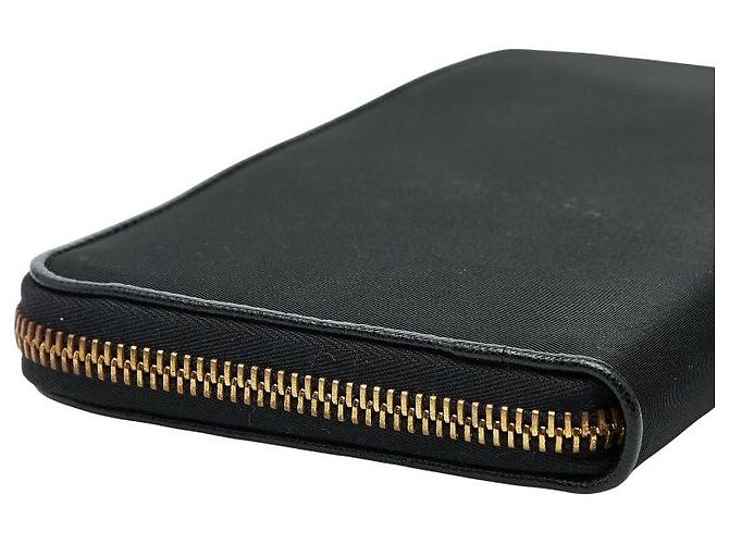 Portafoglio lungo con chiusura zip rotonda Prada 1M0506 Nero - vista 5