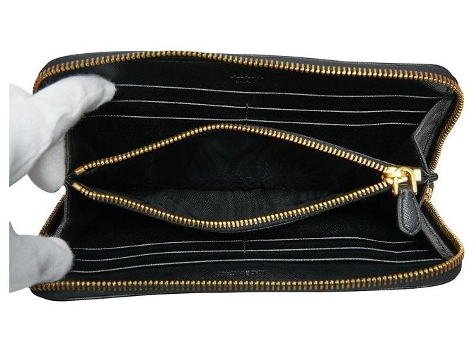 Portafoglio lungo con chiusura zip rotonda Prada 1M0506 Nero - vista 6