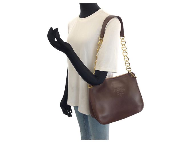 Bolso de hombro Prada Old Prada Logo Relieve Castaño - vista 7