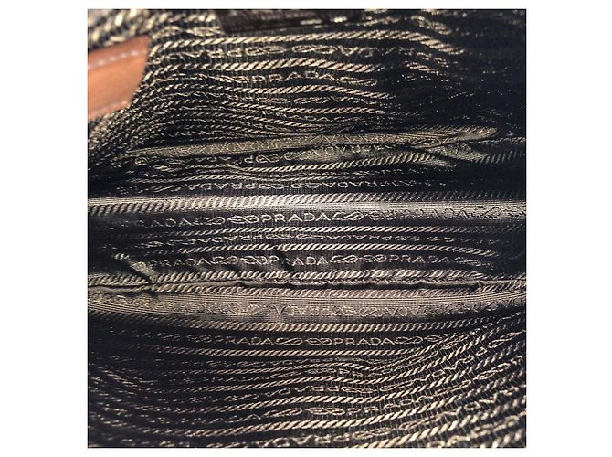 Bolso de hombro Prada Old Prada Logo Relieve Castaño - vista 9