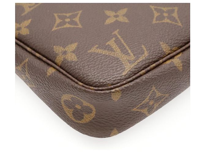 Louis Vuitton Monogram Pochette Accessoires Marrom - vista 3