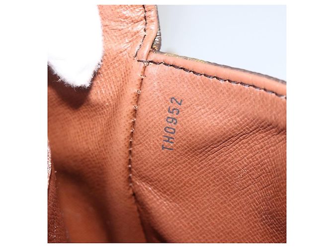 Louis Vuitton Saint Cloud Monogram Canvas GM Marrom - vista 7