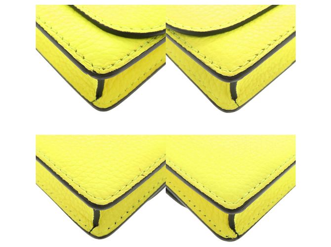 Borsa a tracolla Burberry in pelle giallo neon - vista 5