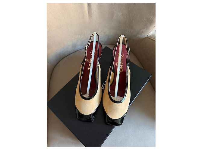 Décolleté slingback Chanel in camoscio beige e vernice nera Nero - vista 10