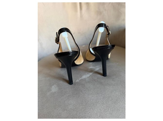 Décolleté slingback Chanel in camoscio beige e vernice nera Nero - vista 12