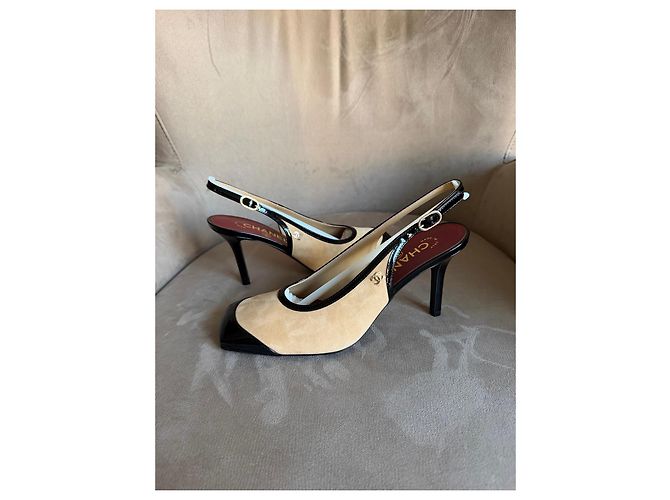 Décolleté slingback Chanel in camoscio beige e vernice nera Nero - vista 3