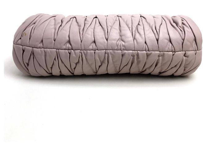 Bolsa de Ombro em Couro Matelassé Miu Miu Preto Rosa - vista 3