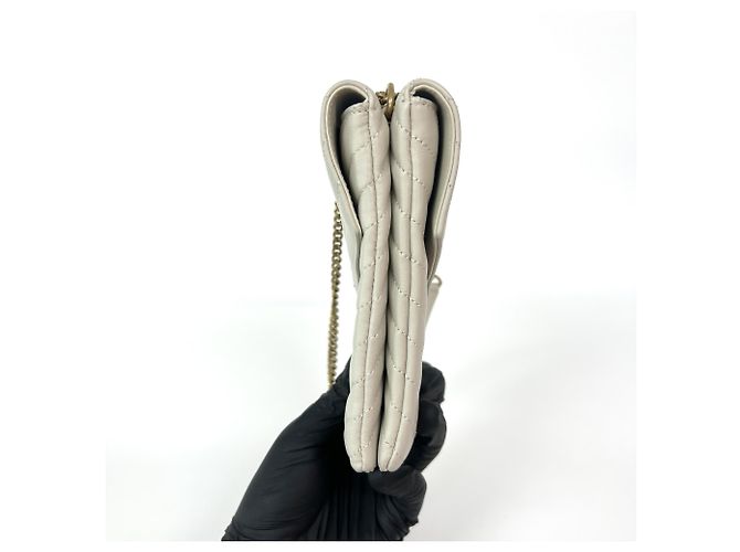 Autre Marque Porte-téléphone Saint Laurent Classic Monogram en cuir embossé crocodile Beige - vue 5