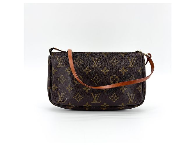 Louis Vuitton Pochette Accessoires Monogram Canvas Medium Marrom - vista 2
