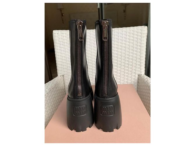 Botines Miu Miu de piel negra Negro - vista 2