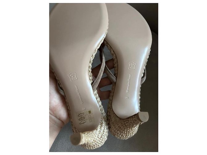 Sandali Gianvito Rossi in paglia e pelle Beige - vista 8