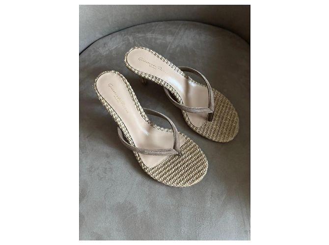 Sandali Gianvito Rossi in paglia e pelle Beige - vista 9
