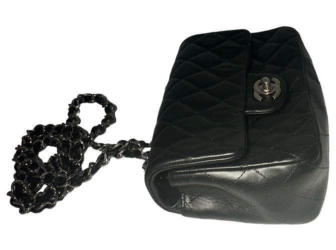 Chanel Classic Single Flap Quilted Lambskin Mini Negro - vista 6