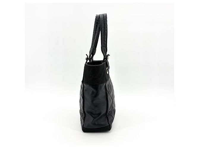 Chanel Biarritz Quilted Coated Canvas Small Negro - vista 3