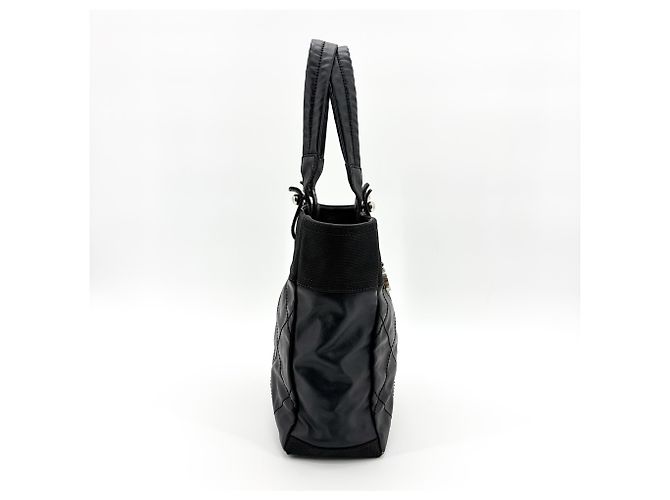Chanel Biarritz Quilted Coated Canvas Small Negro - vista 4