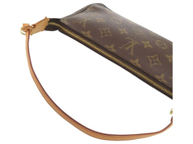 Louis Vuitton Pochette Accessoires Monogram Handbag Braun Monogramm - Ansicht 6