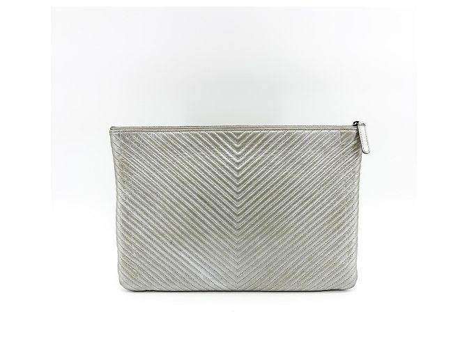 Chanel Cosmetic Case Camellia Caviar Silvery - view 2