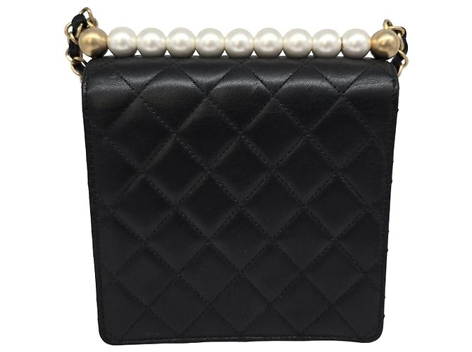 Clutch de aba Chanel Chic Pearls com corrente em pele de cordeiro acolchoada Mini Preto - vista 2