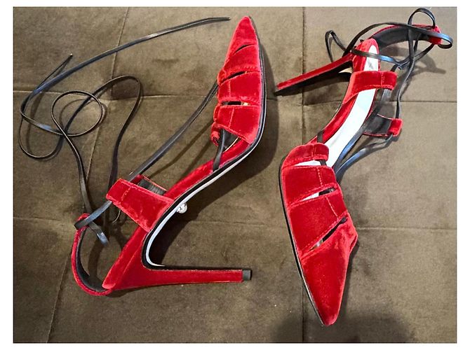 Autre Marque Rote Samt-High-Heels - Ansicht 4