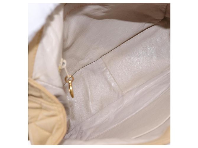 Borsa a tracolla CHANEL Matelasse in pelle d'agnello beige con CC dorato Auth 200437A D'oro - vista 11