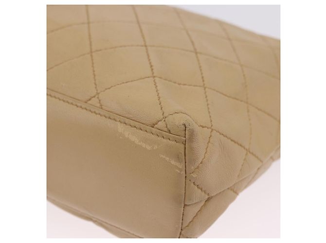 Borsa a tracolla CHANEL Matelasse in pelle d'agnello beige con CC dorato Auth 200437A D'oro - vista 15