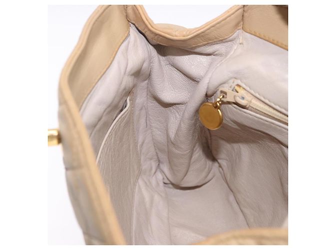Borsa a tracolla CHANEL Matelasse in pelle d'agnello beige con CC dorato Auth 200437A D'oro - vista 21