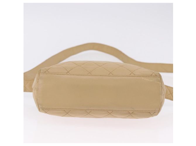 Borsa a tracolla CHANEL Matelasse in pelle d'agnello beige con CC dorato Auth 200437A D'oro - vista 6