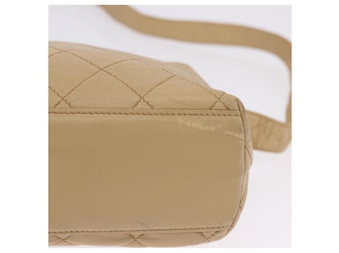 Borsa a tracolla CHANEL Matelasse in pelle d'agnello beige con CC dorato Auth 200437A D'oro - vista 7