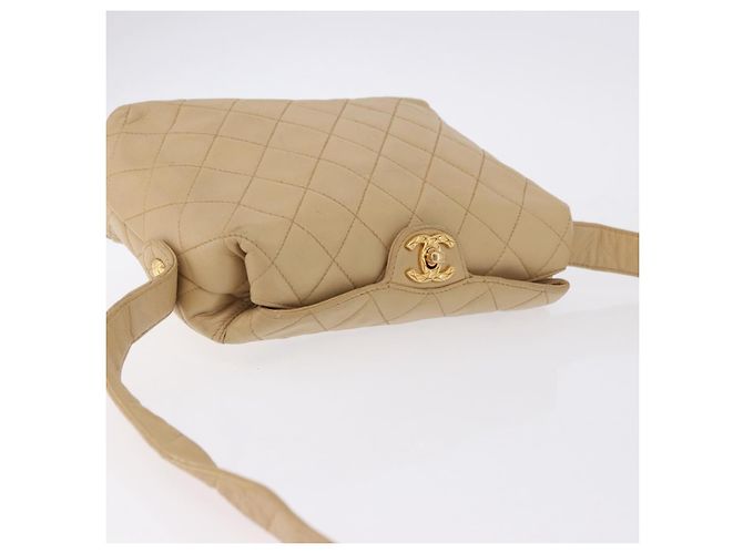 Borsa a tracolla CHANEL Matelasse in pelle d'agnello beige con CC dorato Auth 200437A D'oro - vista 8