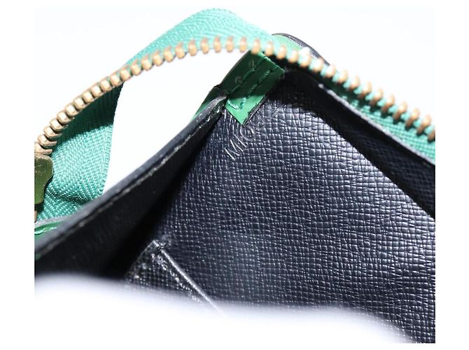 LOUIS VUITTON Epi Sac Triangle Hand Bag Green M52094 LV Auth 197179 Verde - vista 12