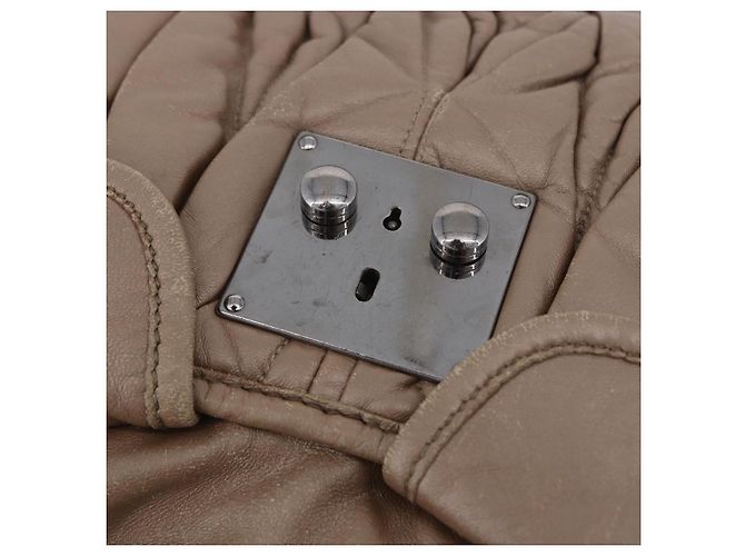 Bolsa Miu Miu Matelassé Bege Silver Auth 199449 Prata - vista 25