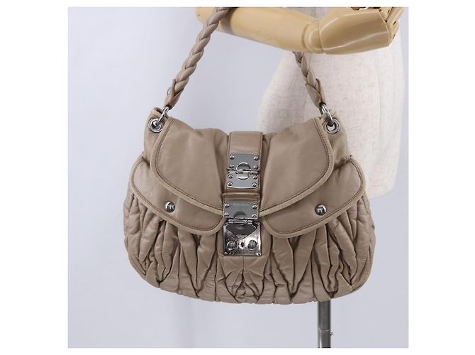 Bolsa Miu Miu Matelassé Bege Silver Auth 199449 Prata - vista 32