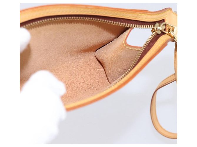 LOUIS VUITTON Nomad Kava Amble PM Pouch Beige LV Auth 201182A - vista 18