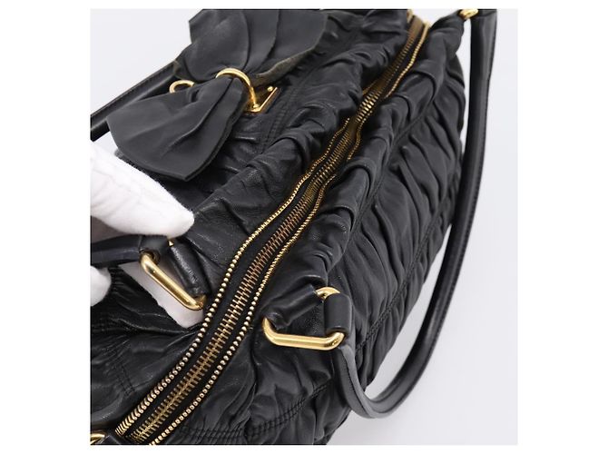 Bolsa de mão PRADA em couro preto e ouro Auth am12603SAM Dourado - vista 6