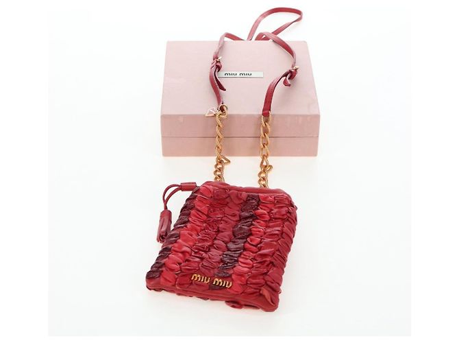 Miu Miu Matelasse Shoulder Pouch Leather Red Gold Tone Auth SW2692M Rosso - vista 12