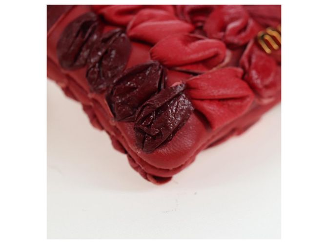 Miu Miu Matelasse Shoulder Pouch Leather Red Gold Tone Auth SW2692M Rosso - vista 15