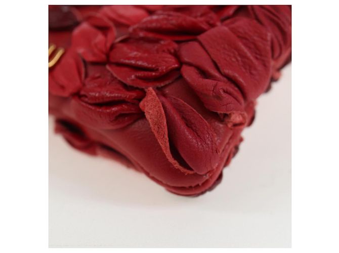 Miu Miu Matelasse Shoulder Pouch Leather Red Gold Tone Auth SW2692M Rosso - vista 16