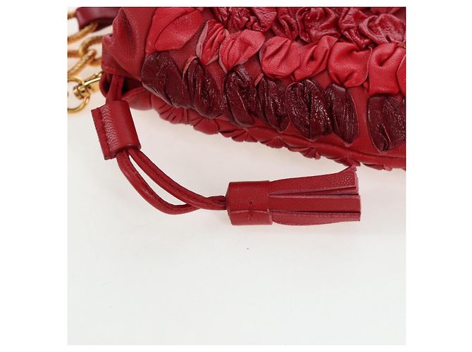 Miu Miu Matelasse Shoulder Pouch Leather Red Gold Tone Auth SW2692M Rosso - vista 20