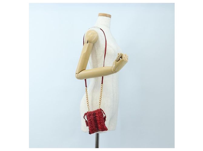 Miu Miu Matelasse Shoulder Pouch Leather Red Gold Tone Auth SW2692M Rosso - vista 24