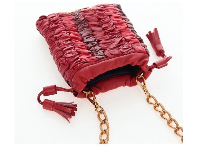 Miu Miu Matelasse Shoulder Pouch Leather Red Gold Tone Auth SW2692M Rosso - vista 6