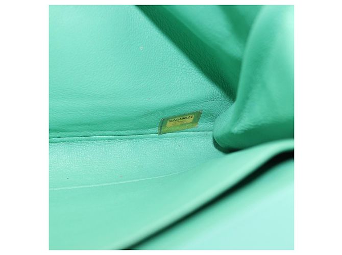 Borsa a tracolla CHANEL Matelasse in vernice verde con CC argento Auth ti3998A - vista 11
