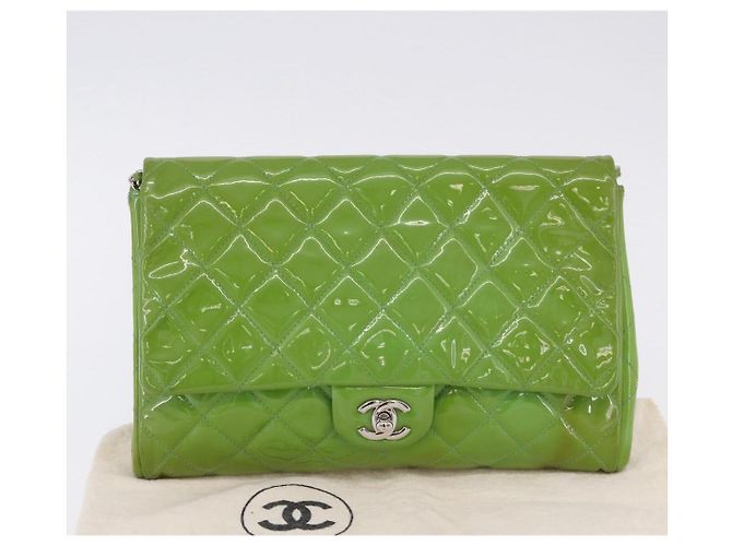 Borsa a tracolla CHANEL Matelasse in vernice verde con CC argento Auth ti3998A - vista 12