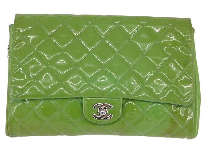 Borsa a tracolla CHANEL Matelasse in vernice verde con CC argento Auth ti3998A - vista 13