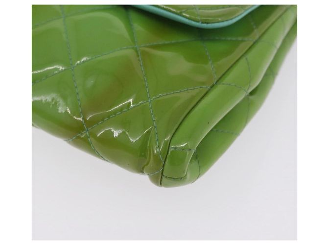 Borsa a tracolla CHANEL Matelasse in vernice verde con CC argento Auth ti3998A - vista 17