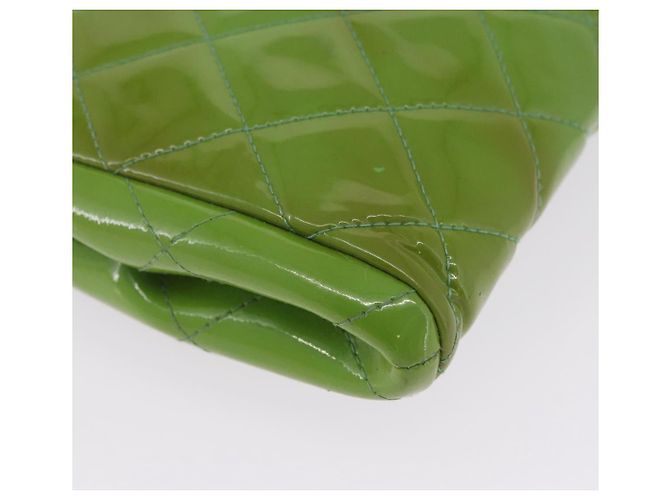 Borsa a tracolla CHANEL Matelasse in vernice verde con CC argento Auth ti3998A - vista 18