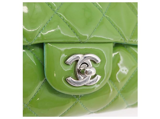 Borsa a tracolla CHANEL Matelasse in vernice verde con CC argento Auth ti3998A - vista 20