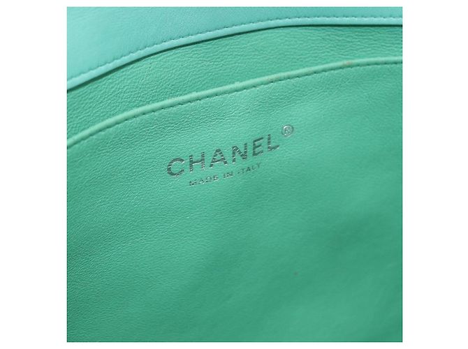 Borsa a tracolla CHANEL Matelasse in vernice verde con CC argento Auth ti3998A - vista 25